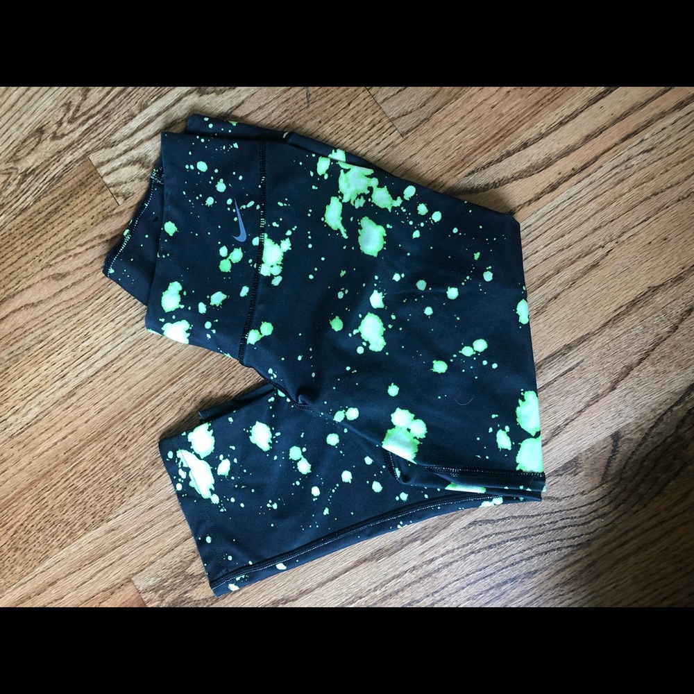 Nike crops
